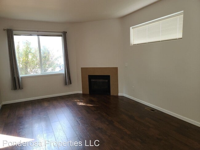 Building Photo - 3 br, 2.5 bath House - 150 SW Cascade Moun...