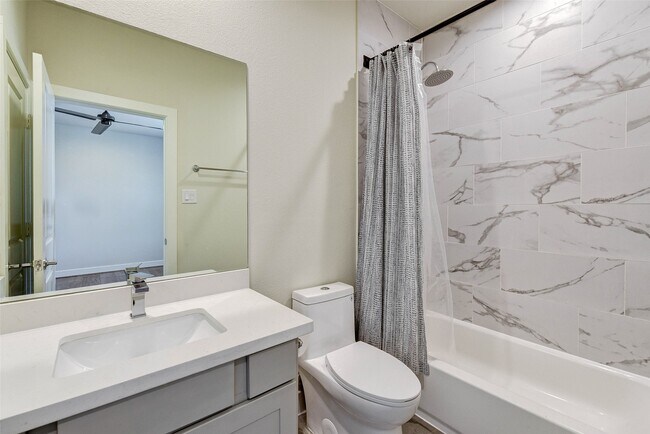 Building Photo - 1614 Northwood St