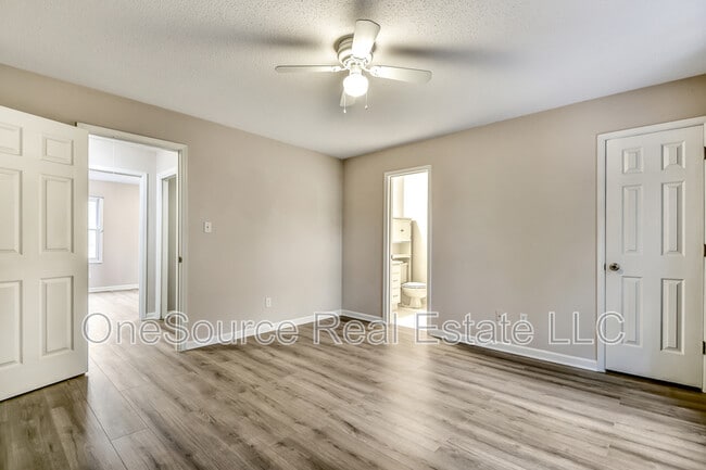 Building Photo - 1702 Twin Brooks Dr SE