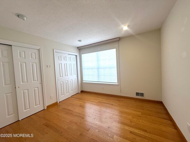 Building Photo - 28 Warbler Rd