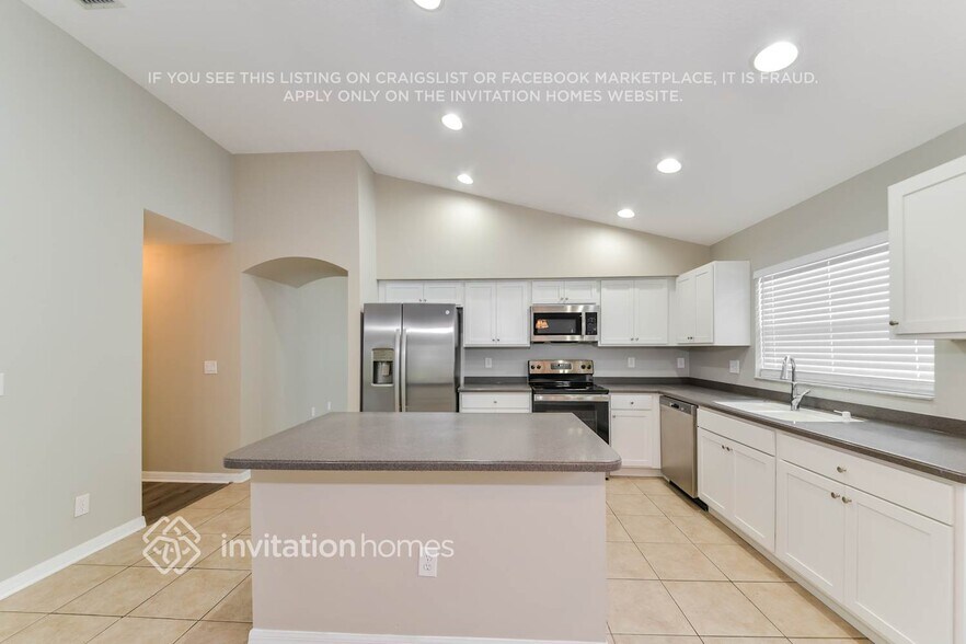 Building Photo - 16320 Bridgeglade Ln