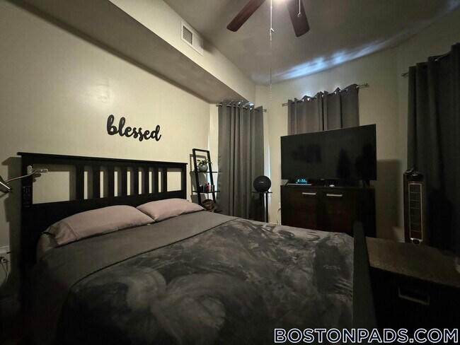 Building Photo - 74 Wyeth St