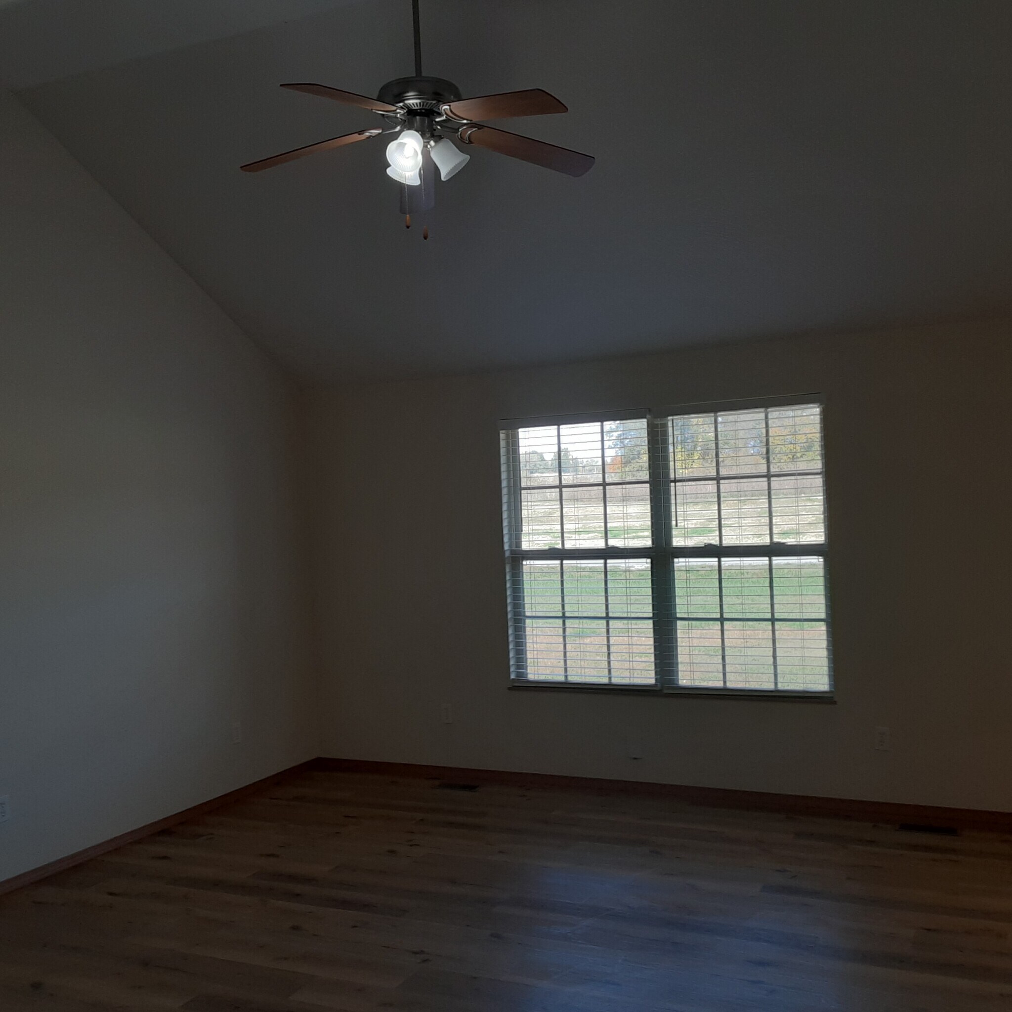 Building Photo - 4475 W Nicholas St