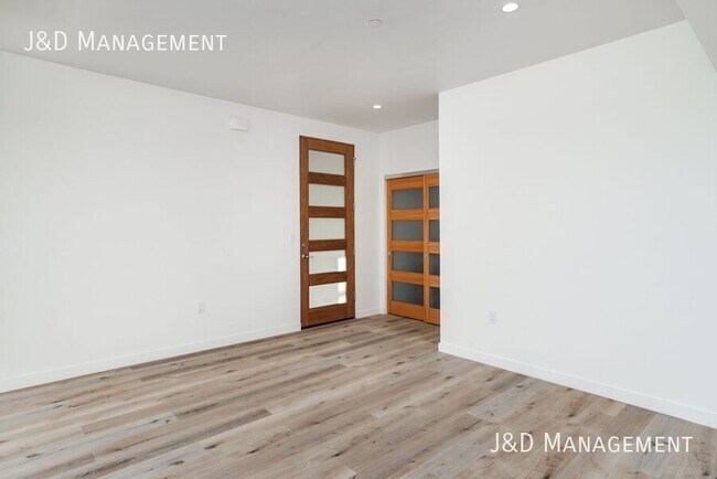 Building Photo - 3333 Reynard Way