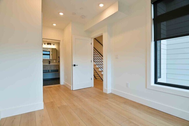 Building Photo - 2639 4th St NE
