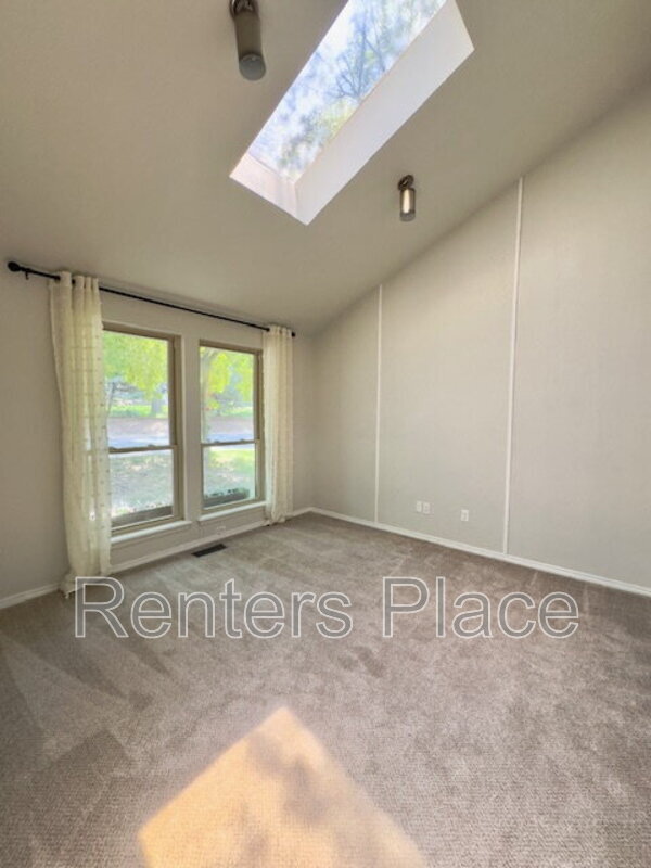 Building Photo - 6315 E 98th Pl