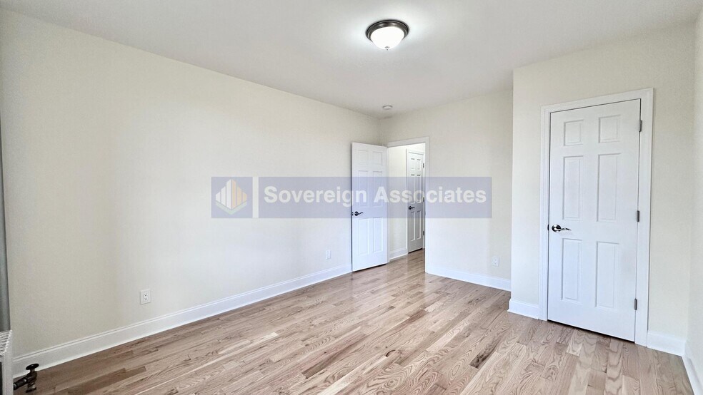 Building Photo - 1803 Riverside Dr