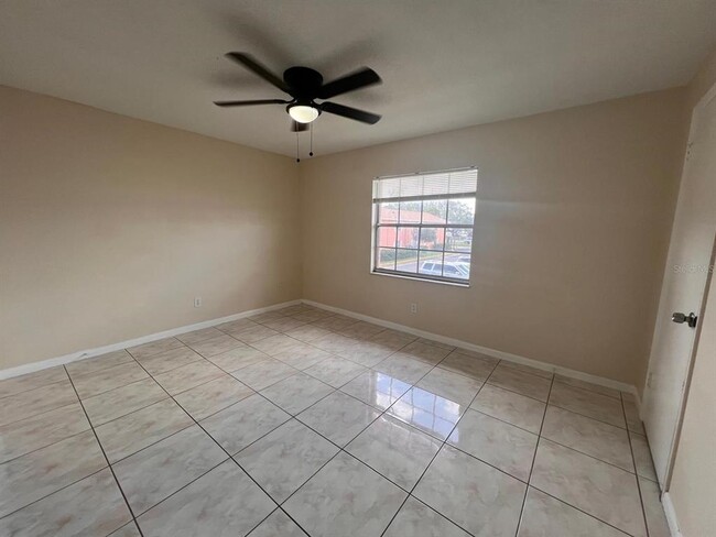 Building Photo - 1665 W Oak Ridge Rd