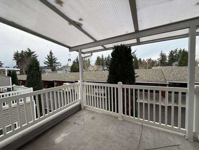 Building Photo - FREE RENT through FEBRUARY - SEE LISTING for DETAILS!  Newly Updated Two Bedroom Townhome Availab...