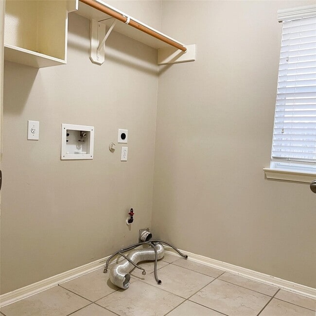 Building Photo - 2606 Sun Flare Ln