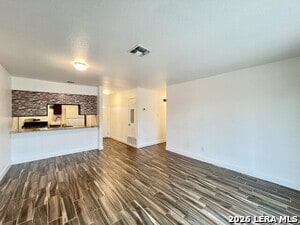 Building Photo - 2106 Henrietta St