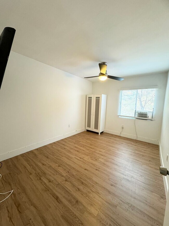 Building Photo - 3 bedroom 1.5 bathroom with amazing views of Morongo Valley