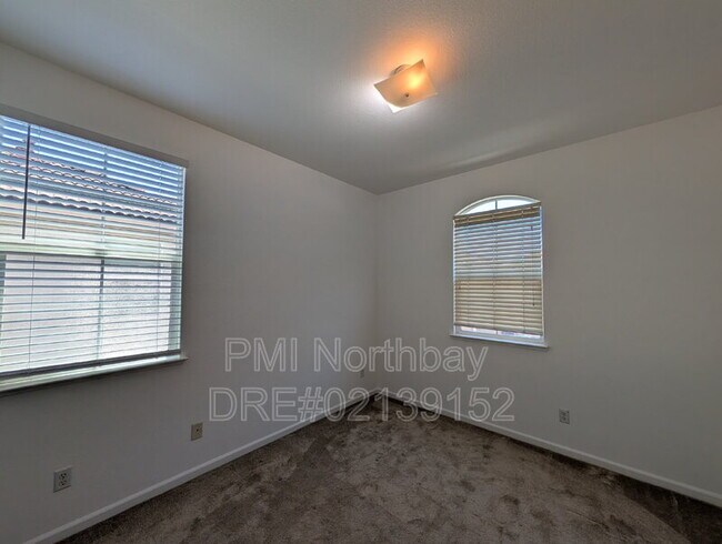 Building Photo - 564 Primitivo Ct