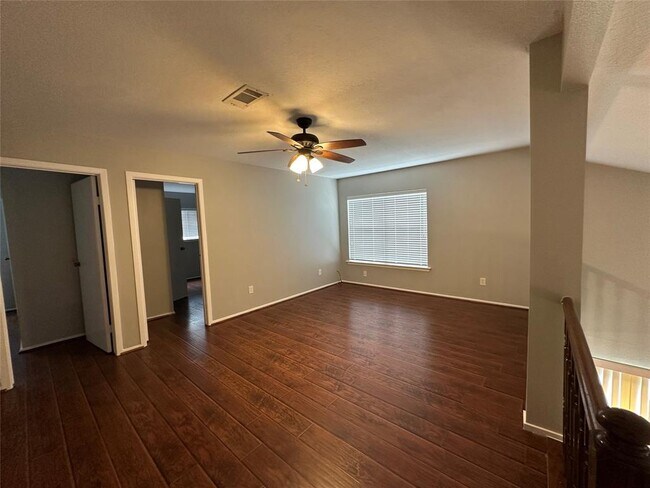 Building Photo - 3647 Palm Grove Dr
