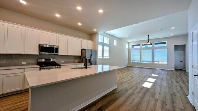 Building Photo - 31814 Blossom Ln