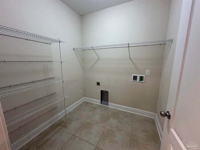 Building Photo - 8864 Spider Lily Way