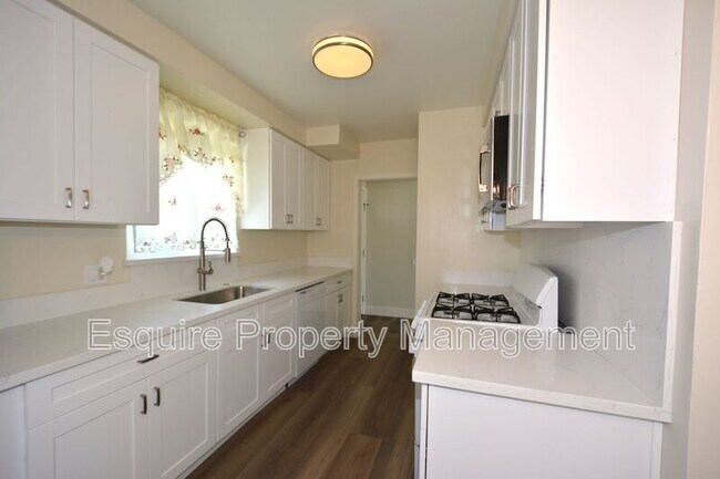 Building Photo - 4511 S A St