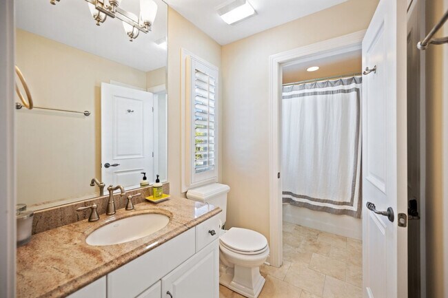 Building Photo - 221 Ocean Park Loop