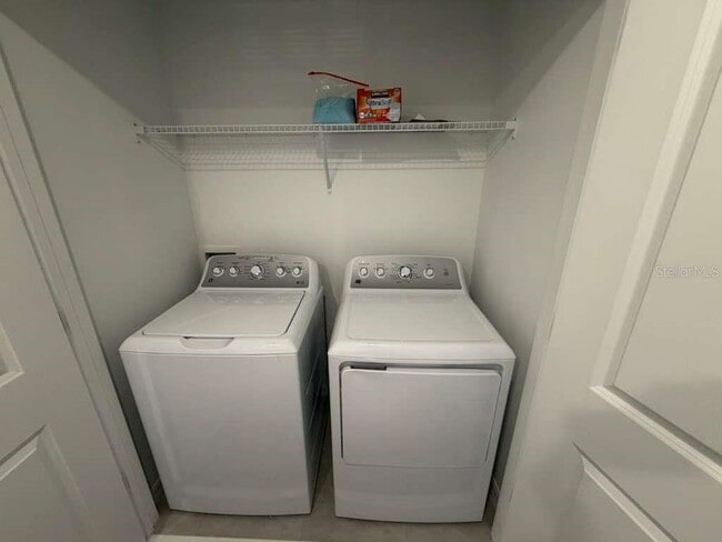 Building Photo - 2983 Skyline Lp