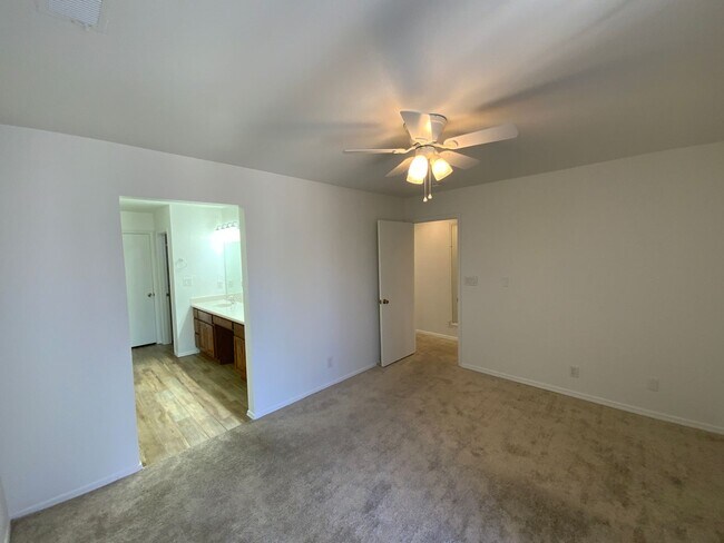 Building Photo - 3 Bedroom Single Story Home Available Near...