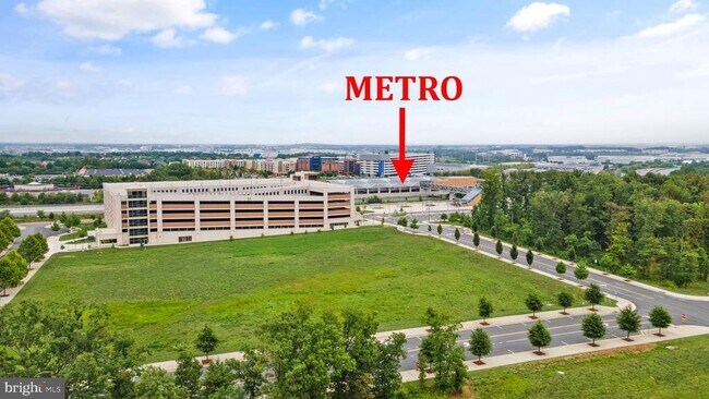 Building Photo - 43443 Croson Ln