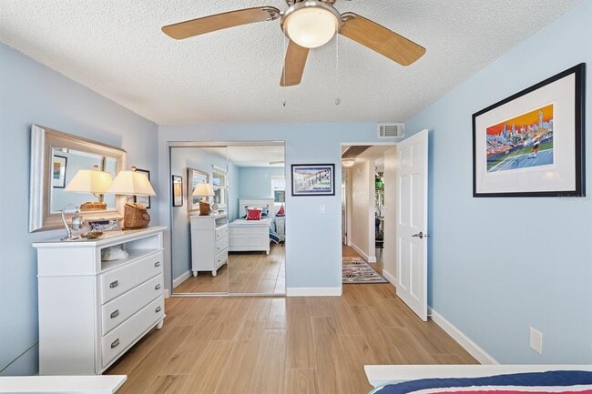 Building Photo - 573 Spanish Dr N