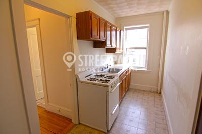 Building Photo - 2 bedroom in Somerville MA 02143