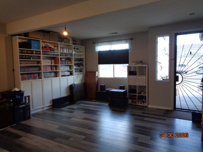 Building Photo - Spacious 4 Bedroom with RV Access in Rosamond