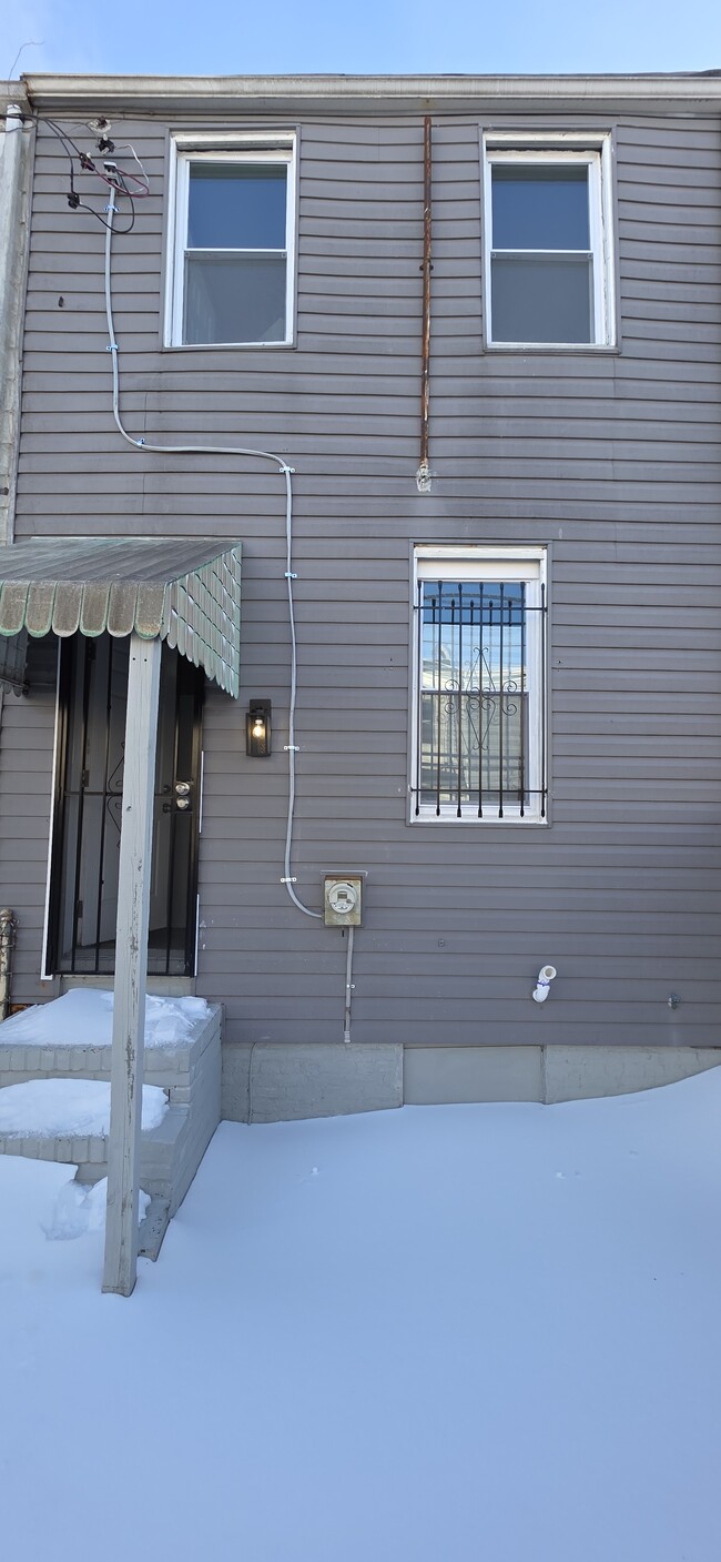 Building Photo - 3414 Mt Pleasant Ave