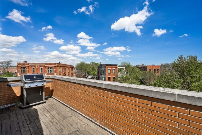 Building Photo - 1742 N Bissell St