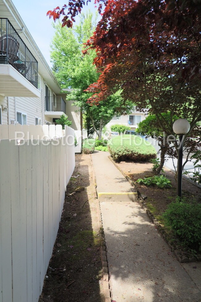 Building Photo - 4631 SW Luradel St