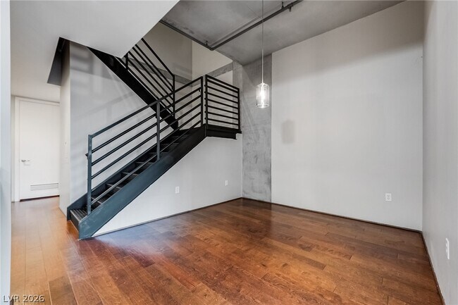 Building Photo - 353 E Bonneville Ave