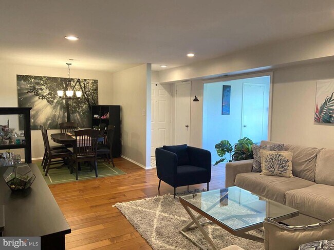 Building Photo - 39A Sumac Ct