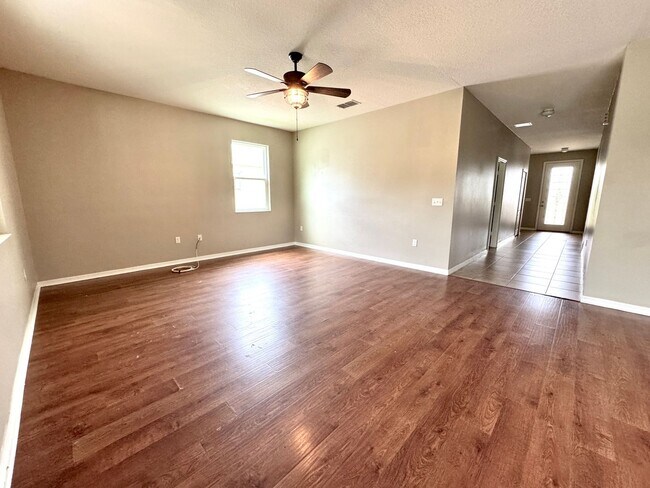 Building Photo - Lake Elsie Reserve 4/2 with Flex Room!