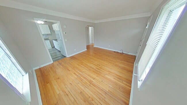 Building Photo - 3-Bedroom Home with Gleaming Hardwood Floors in Harper Woods!