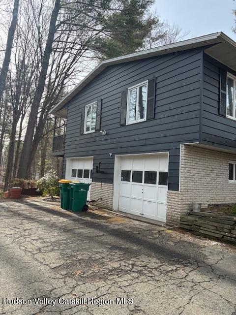 Building Photo - 7 Holly Hills Dr