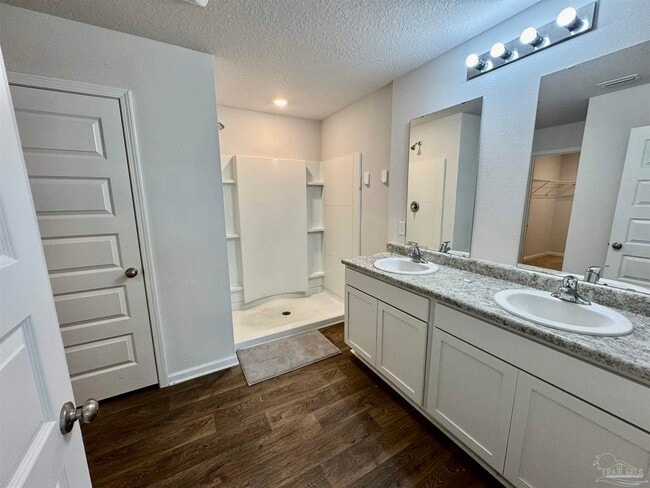 Building Photo - 5468 Merlin