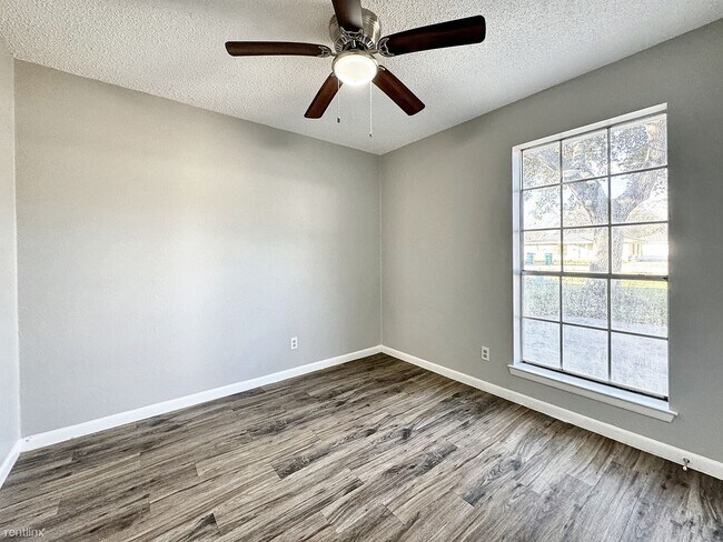 Building Photo - 3 br, 2 bath House - 1911 Bogatto St