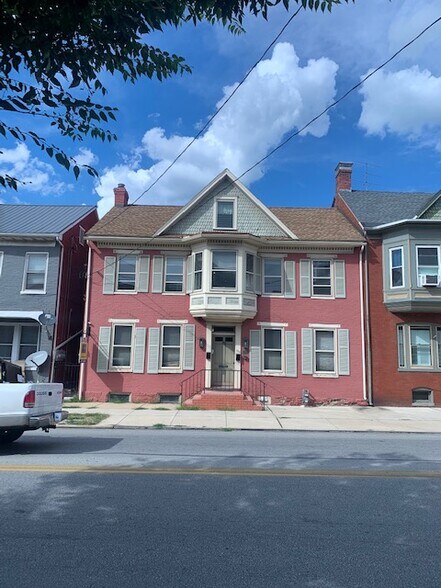 Building Photo - 126 York St