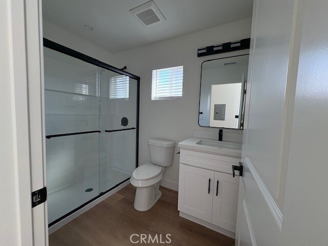 Building Photo - 758 W 20th St