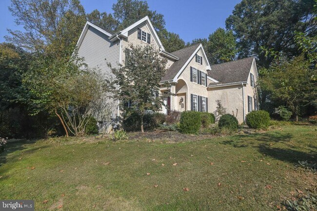 Building Photo - 205 Dangina Dr