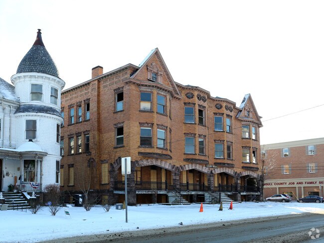 Building Photo - Packard Building