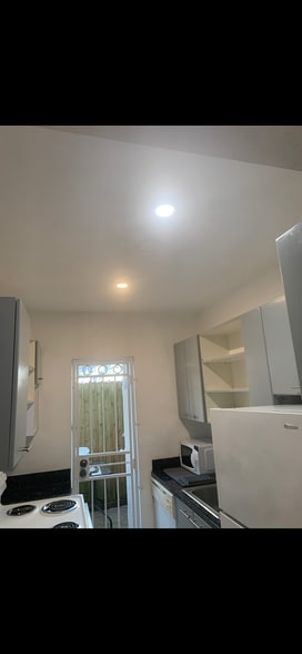 Building Photo - 3680 Oak Ave