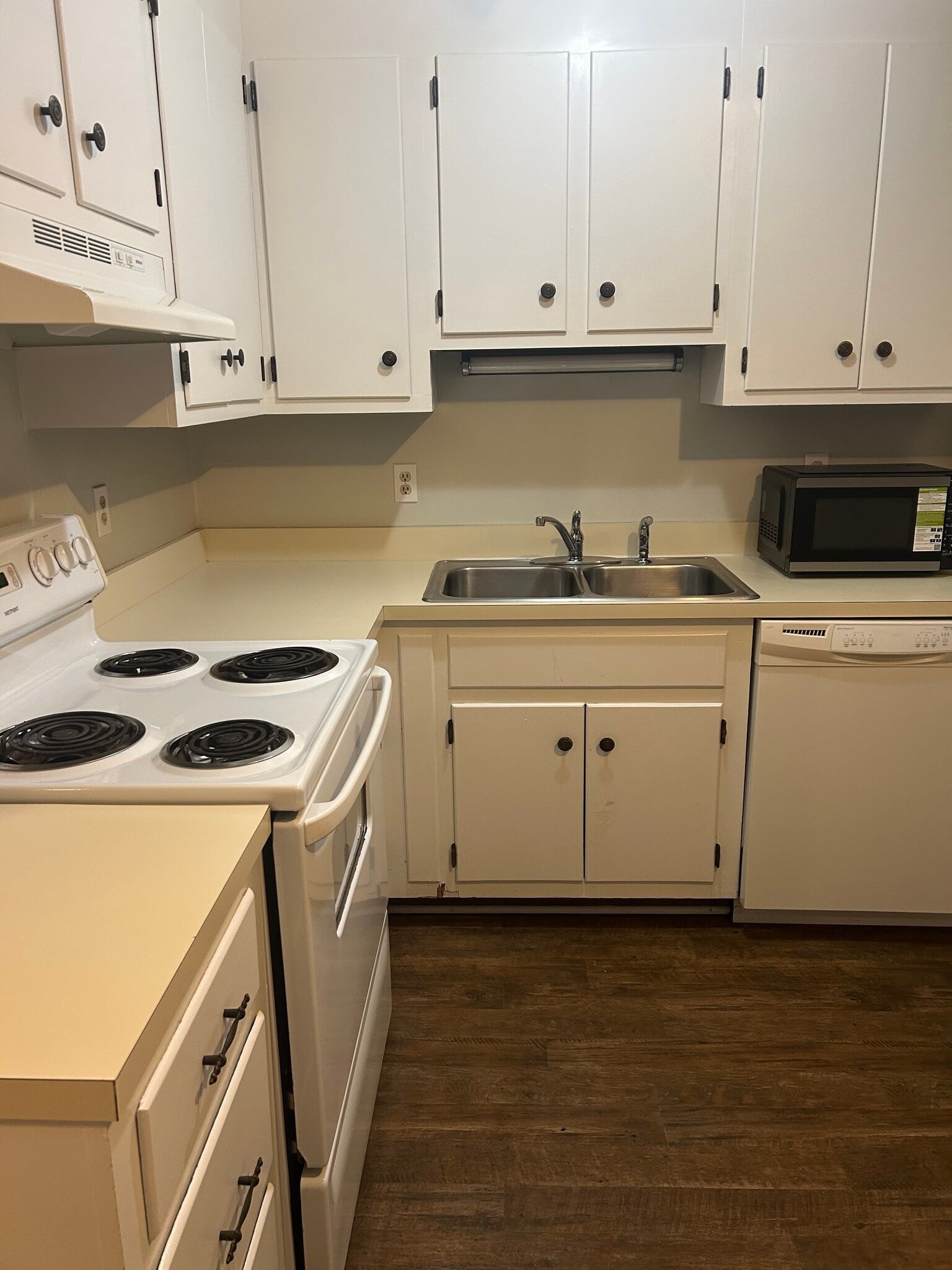 Building Photo - 135 Hatton Ln