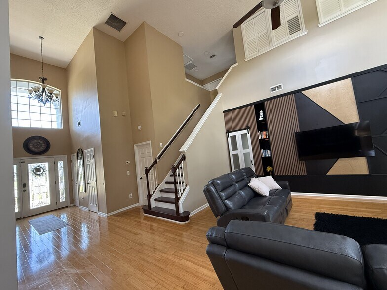 Building Photo - 944 Waverly Bluff Ct