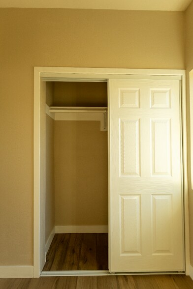 Building Photo - 9266 Ramona Ave