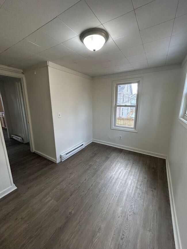 Building Photo - sbr431