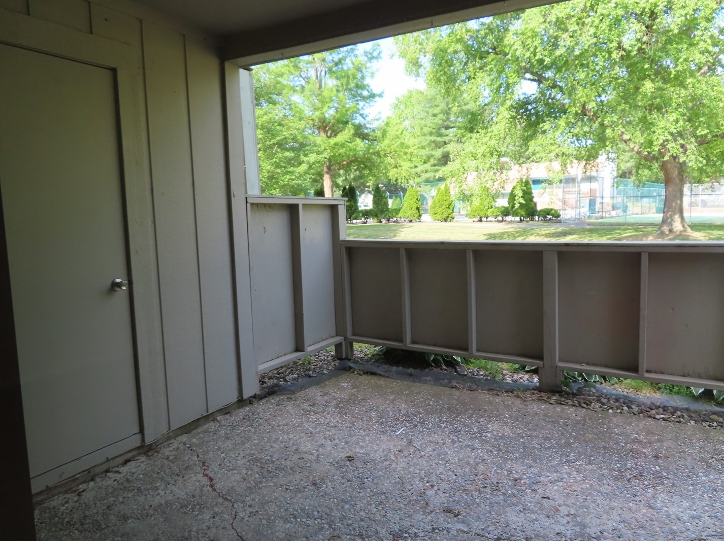 Building Photo - 2109 Melrose Dr