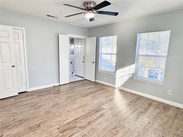 Building Photo - 202 N Riverside Dr