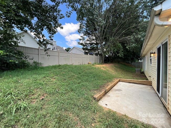Building Photo - 135 Braeburn Dr